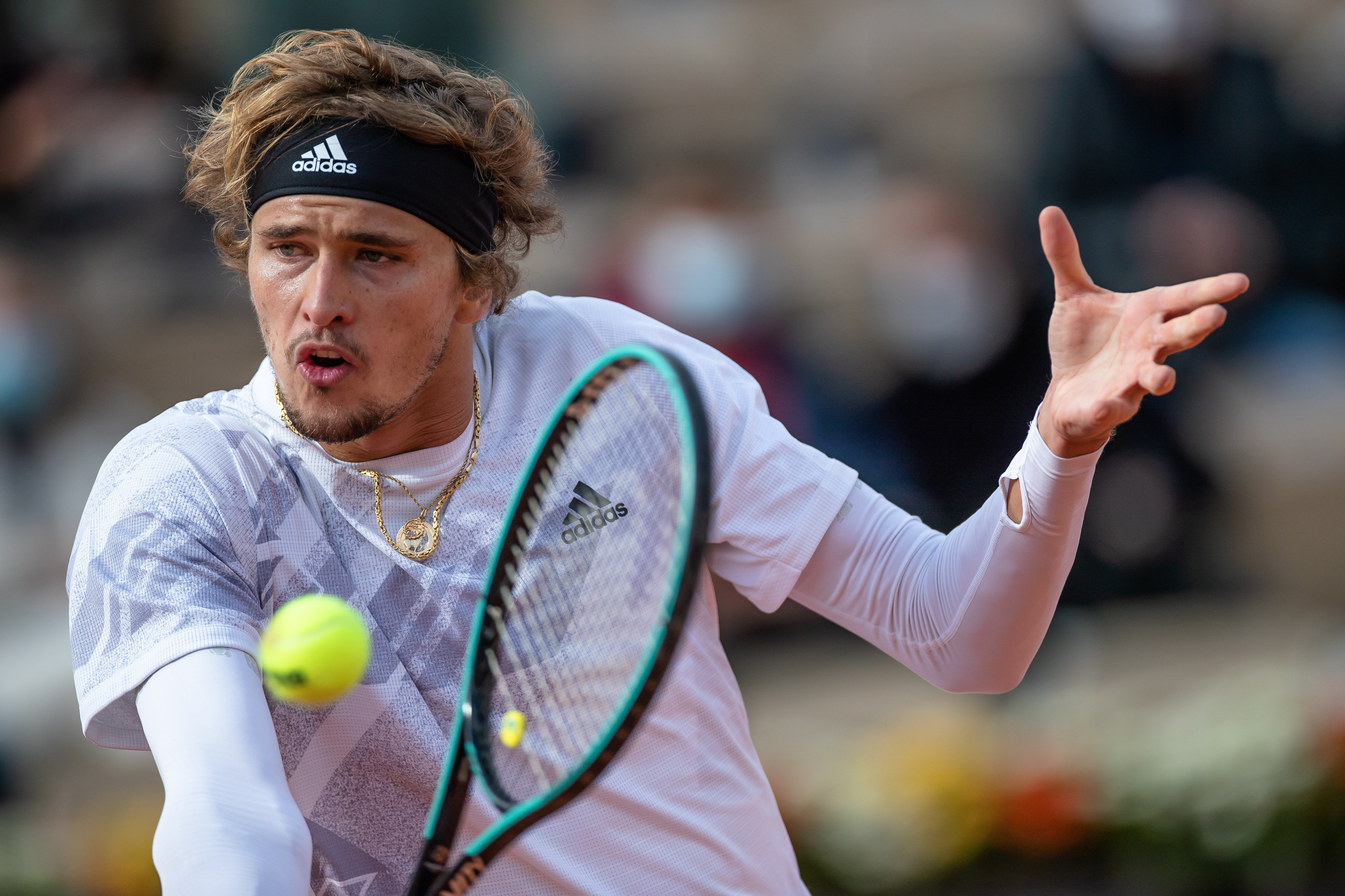 事让前锋相 事让前锋相